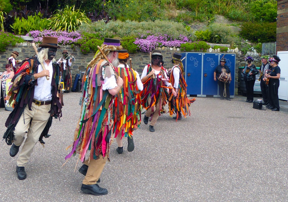 Devon Morris dancing