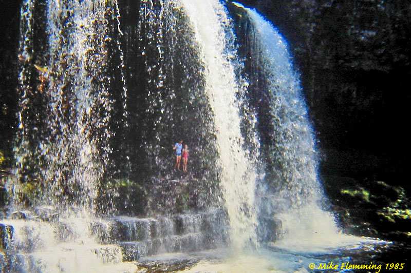 Sgwd-yr-Eira-1985.jpg